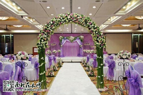 婚礼鲜花拱门布置方法 引领梦幻氛围的创意设计(图3)