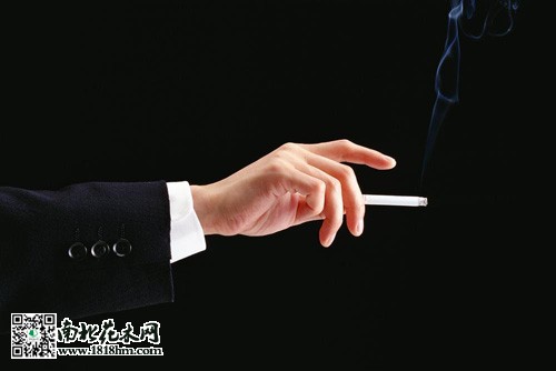 烟灰处理方法影响花卉生长 妙招变废为宝